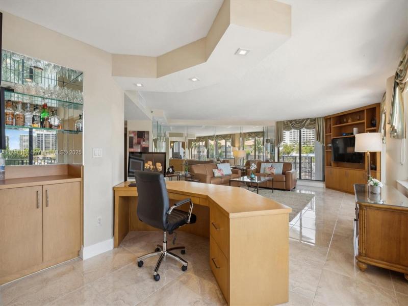 Condo for sale at Anchor Bay Club 601