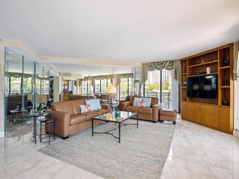 Condo for sale at Anchor Bay Club 601