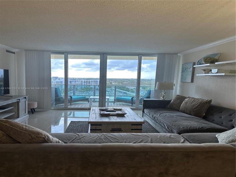 Condo for sale at The Wave Condo 1228