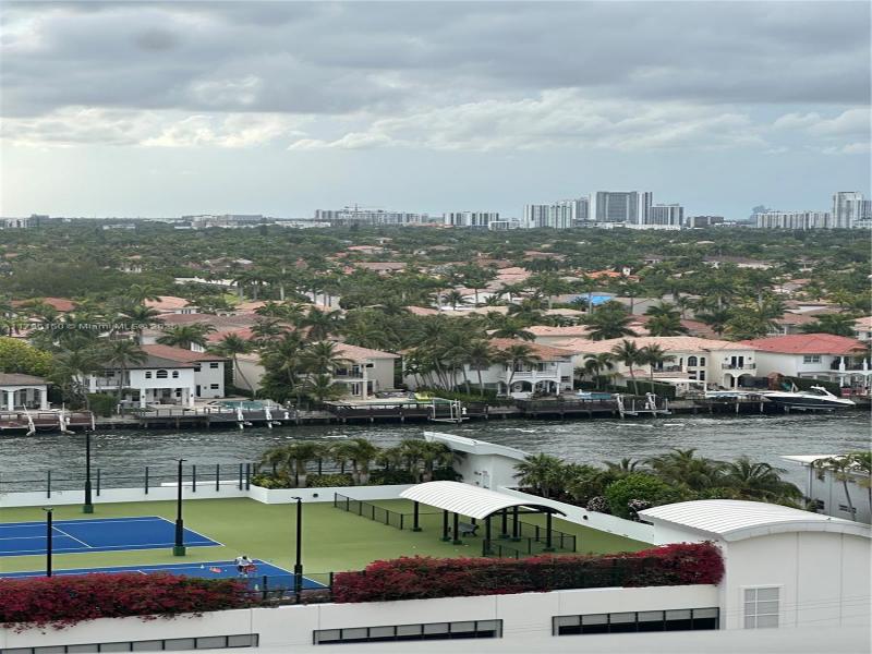 Condo for sale at The Wave Condo 1228