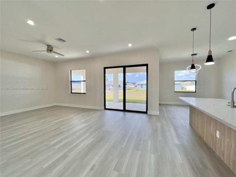 Property photo # 4