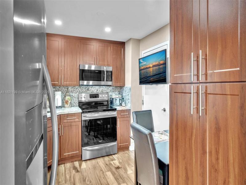 Condo for sale at Prince George 5J