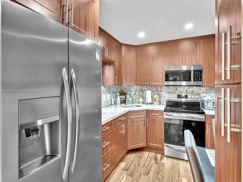 Condo for sale at Prince George 5J