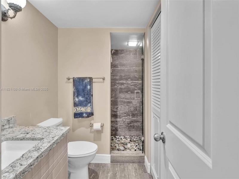 Condo for sale at Prince George 5J
