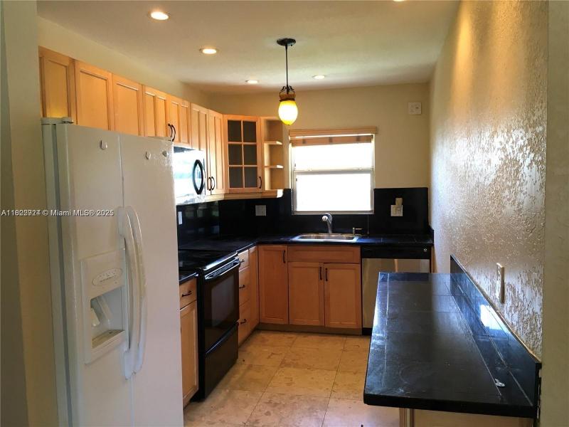 Property photo # 6