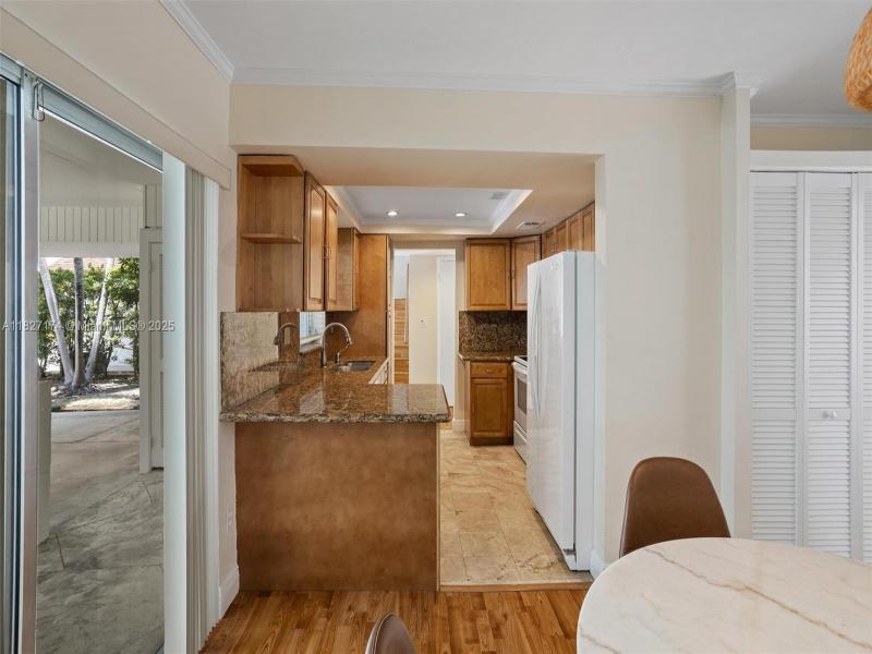 Property photo # 9