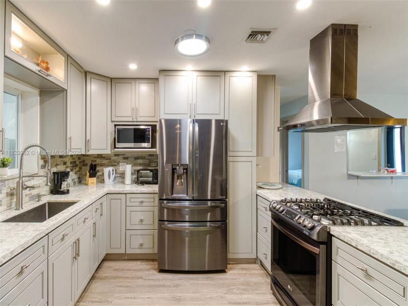 Property photo # 4