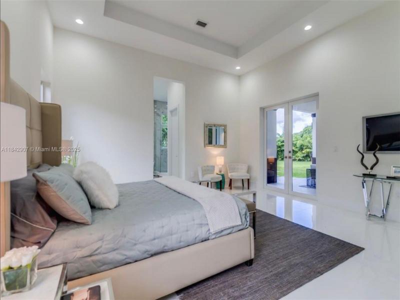 Property photo # 6