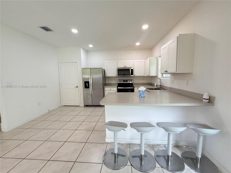Property photo # 4