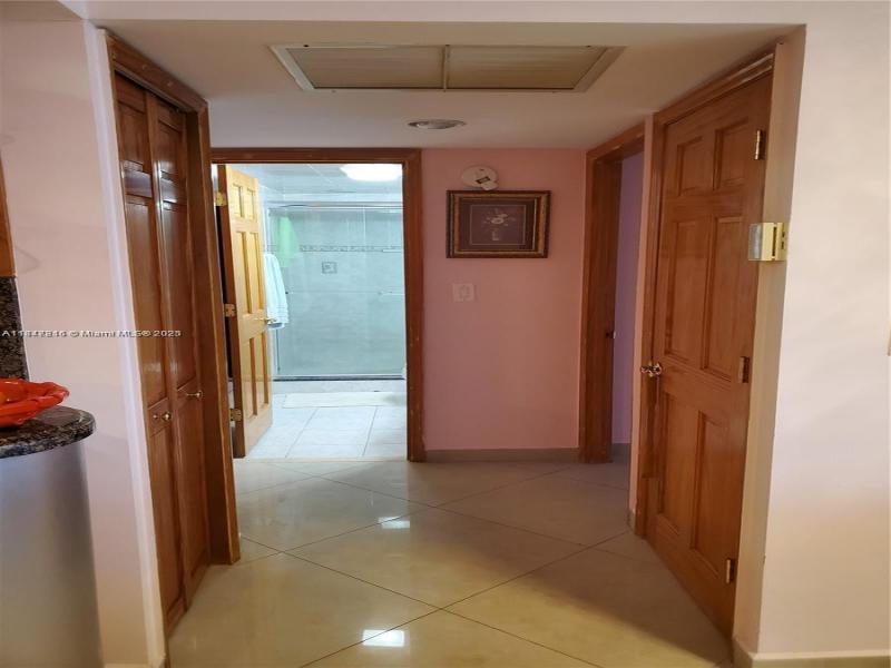 Comprar apartamento no Coronado I 2233
