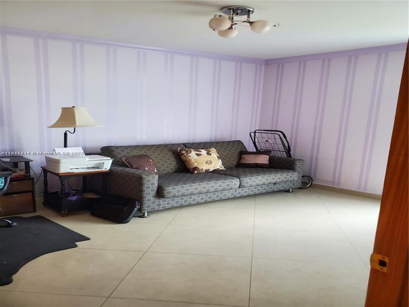 Comprar apartamento no Coronado I 2233