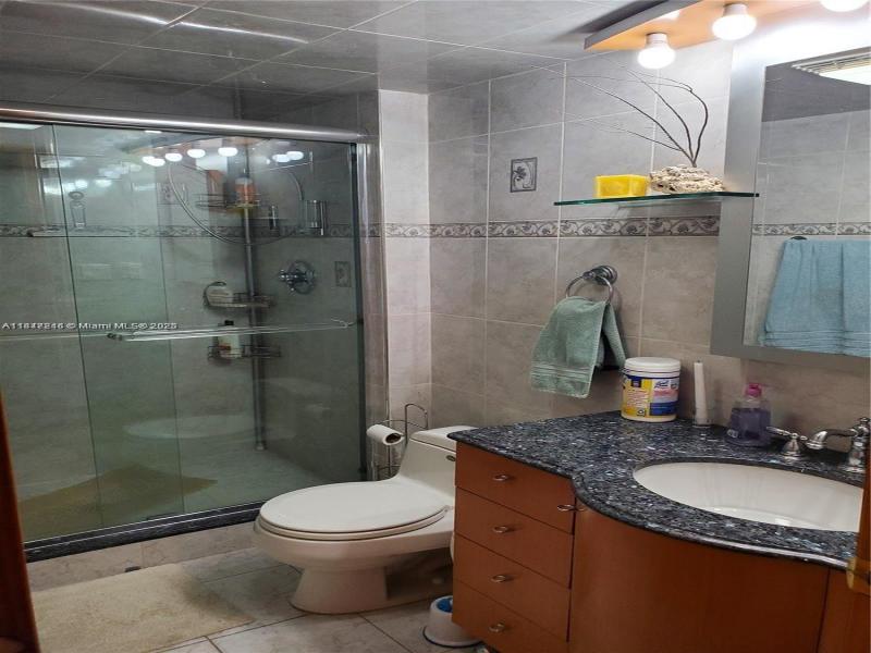 Comprar apartamento no Coronado I 2233