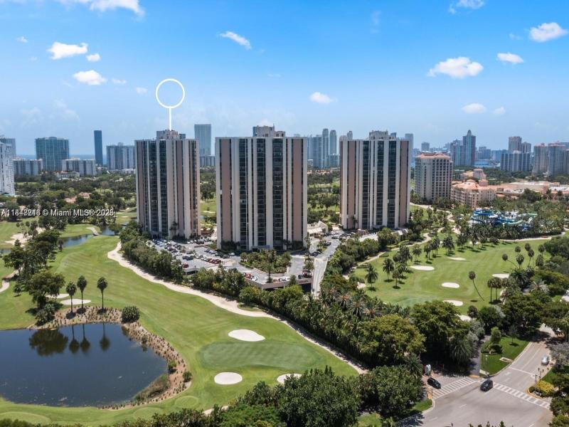 Comprar apartamento no Coronado I 2233