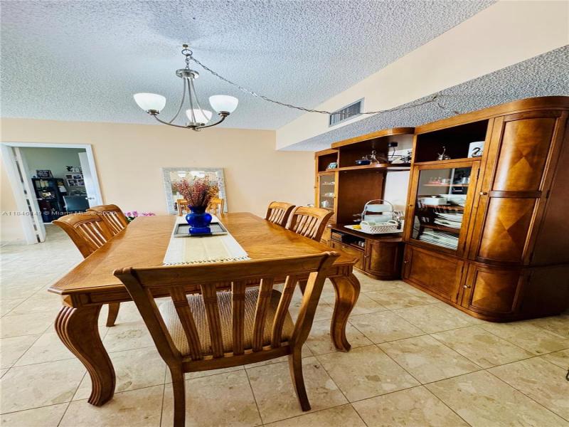 Comprar apartamento no Biscayne Cove PH03