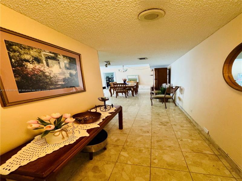 Comprar apartamento no Biscayne Cove PH03