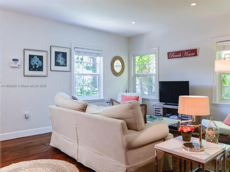 Property photo # 6