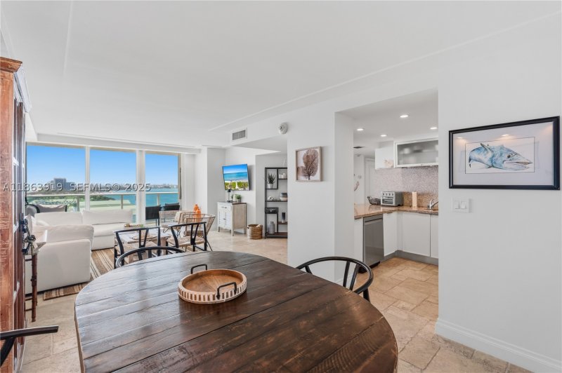 Condo for sale at Arlen House 1924