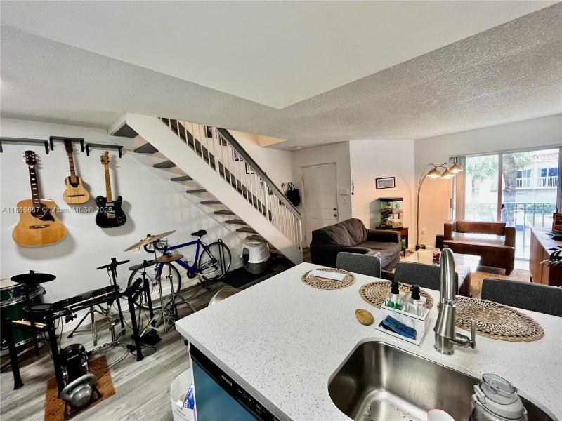 Property photo # 7