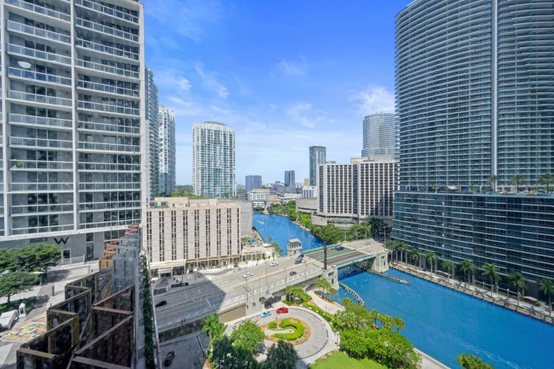 Icon Brickell Tower I Apt #1815