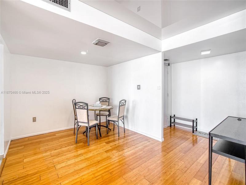 Condo for sale at Del Prado South Tower 1604