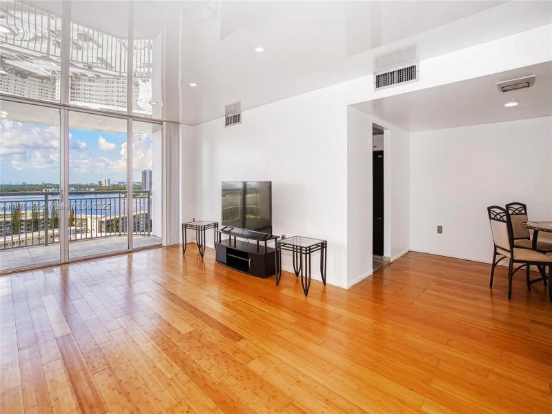 Condo for sale at Del Prado South Tower 1604