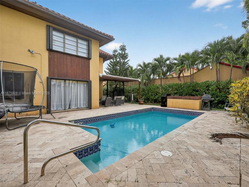 Property photo # 0