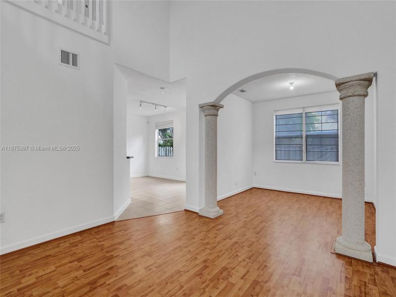 Property photo # 6
