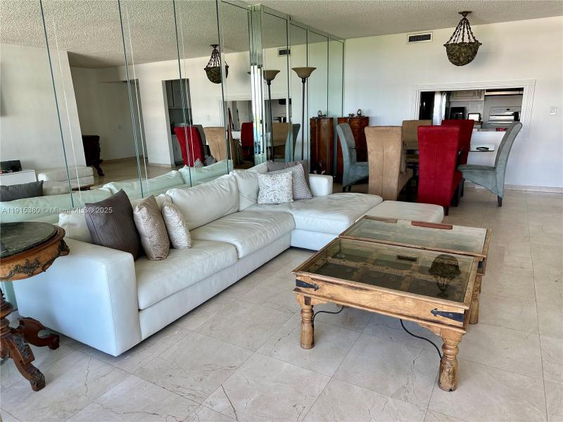 Alquiler de apartamento en Commodore Club South 1004