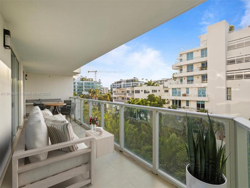 One By Tross Apt #402