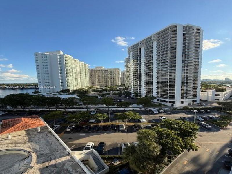 Comprar apartamento en Waterview 1036