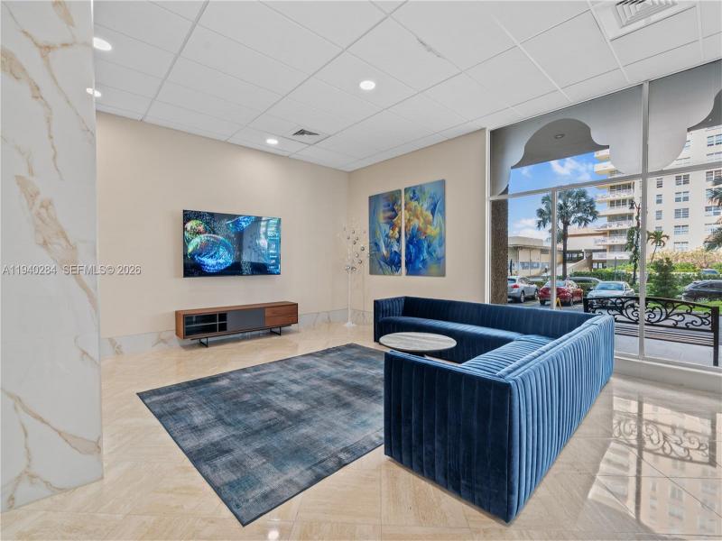 Condo for sale at Winston Towers 1510