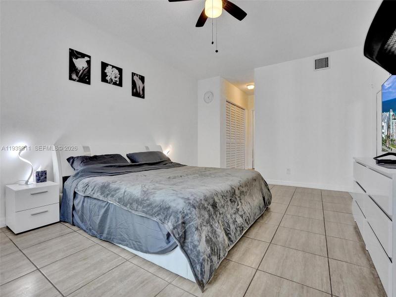 Condo for sale at Sea Air Towers 520