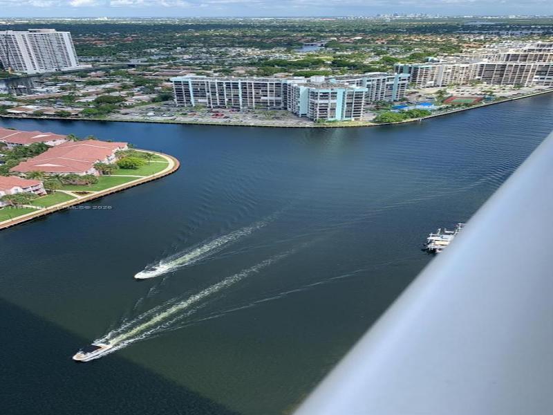 Comprar apartamento no Hyde Beach House R3004