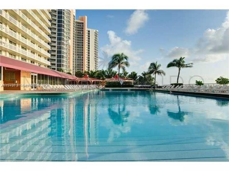Condo for sale at Aventura Beach Club 831