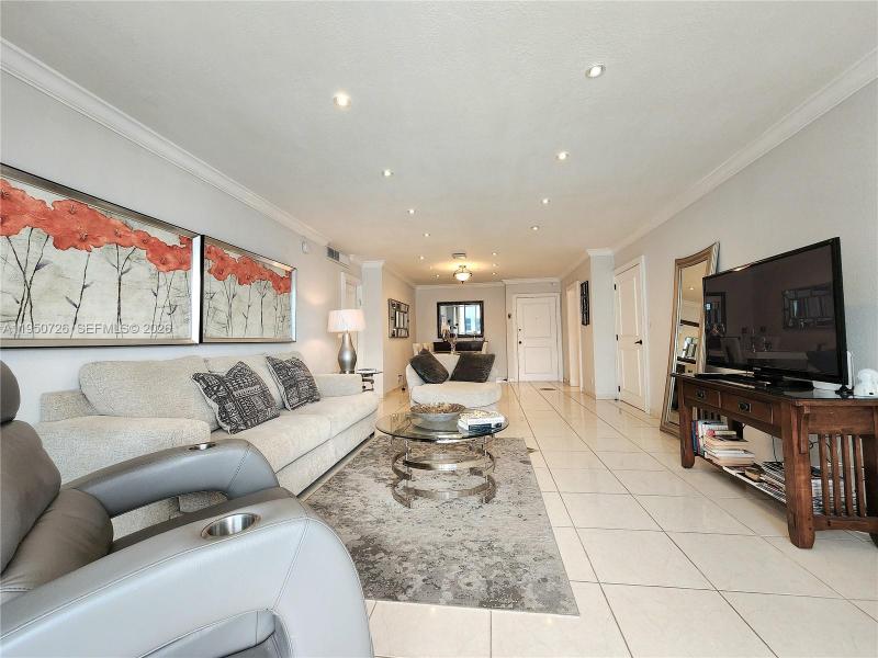 Condo for sale at Parker Plaza Estates 2204