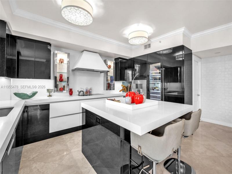 Condo for sale at Las Olas River House 2409