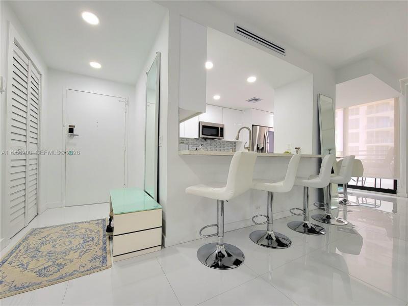 Apartment for rent at Alexander Towers 901