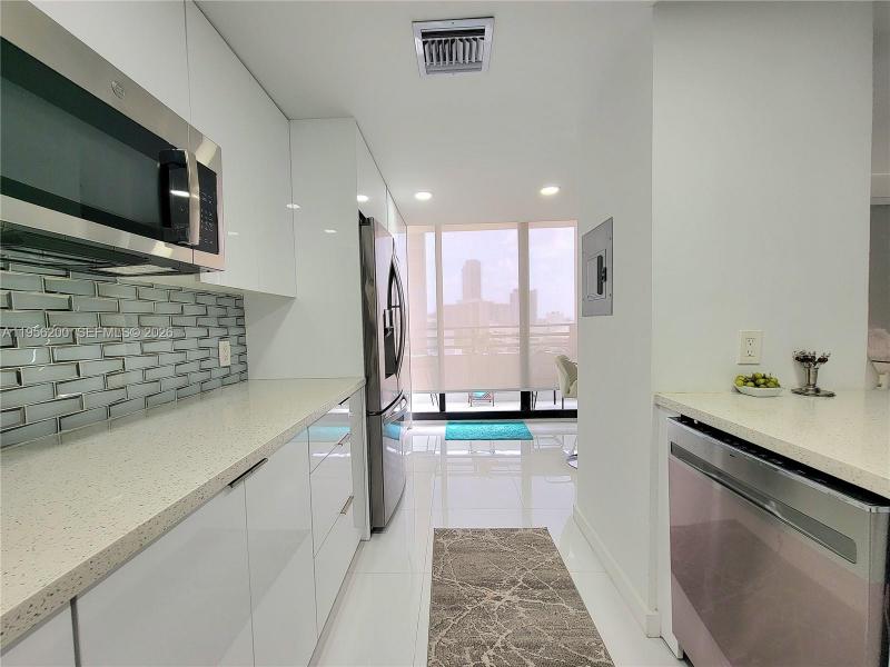Apartment for rent at Alexander Towers 901