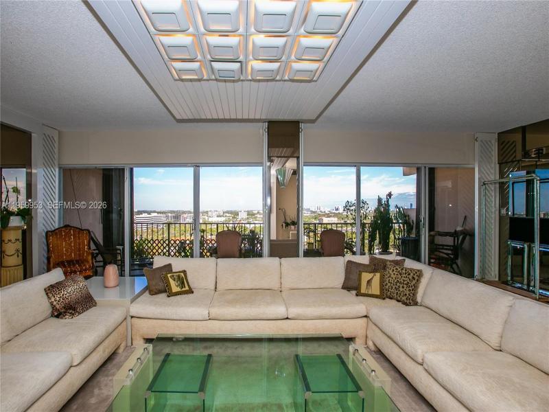 Comprar apartamento en The Cricket Club 1810