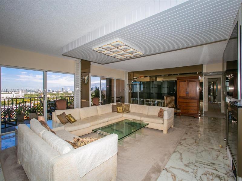 Comprar apartamento en The Cricket Club 1810