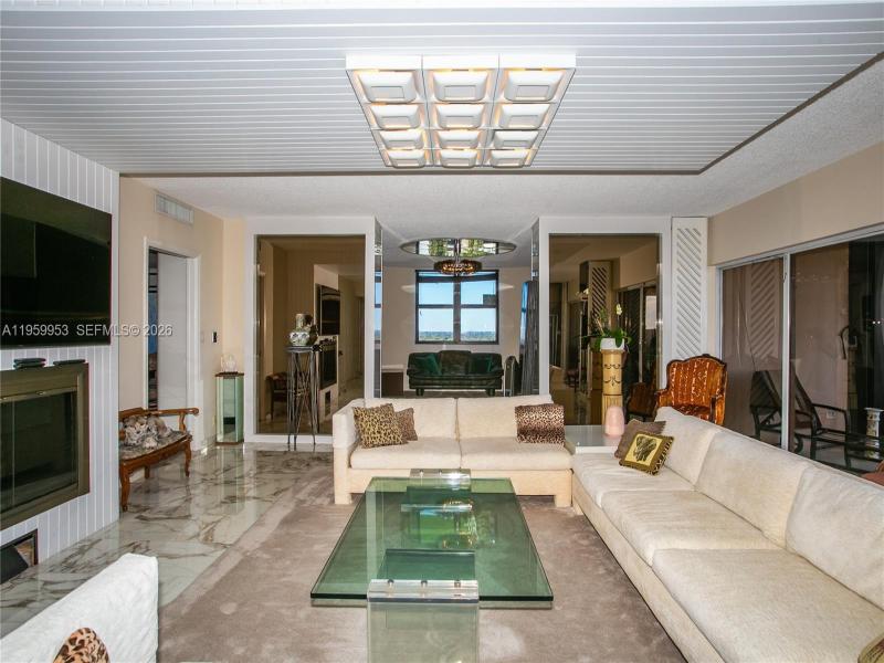 Comprar apartamento en The Cricket Club 1810