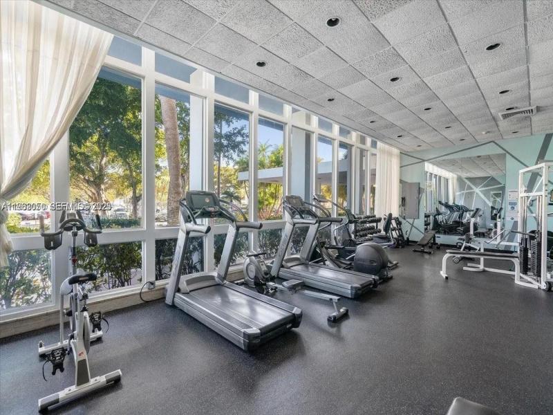 Condo for sale at Parkview Point 9I