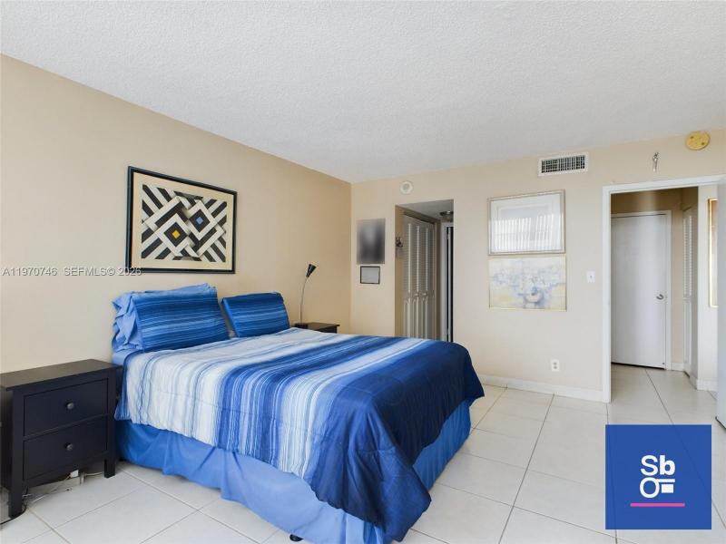 Comprar apartamento en Bayview Towers A707