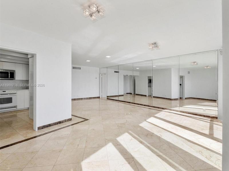 Comprar apartamento en King Cole 1012