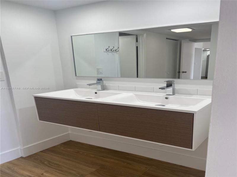Comprar apartamento no Coronado I
