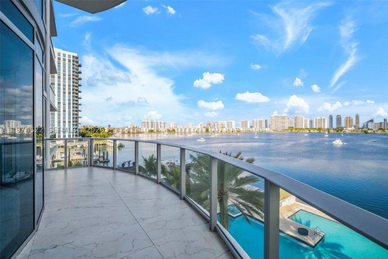Apartment for rent at Marina Palms Yacht Club 411