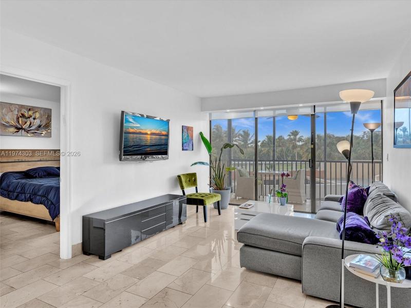 Comprar apartamento no Coronado I 310