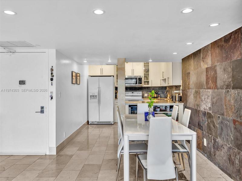 Comprar apartamento no Coronado I 310