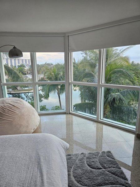 Condo for sale at Oceania 5 356