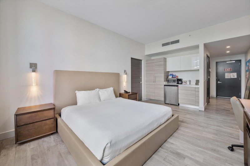Condo for sale at Costa Hollywood Unit S404